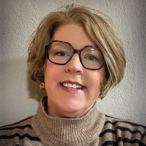 Lynn  Davis